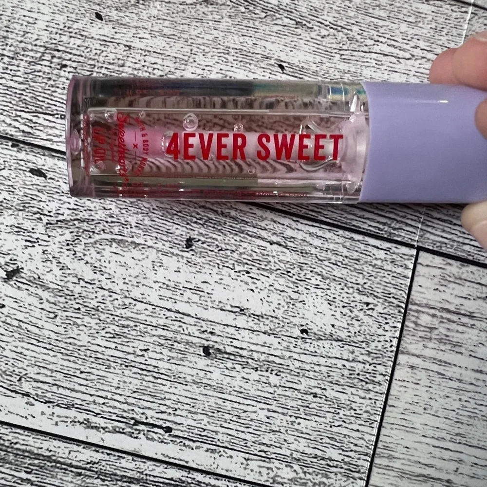 Bath & Body 4EVER SWEET Lip Oil- Clear
